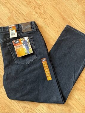 Lee Regular Fit Men’s Straight Leg Black Denim Jeans Dark Wash 42x30 NWT